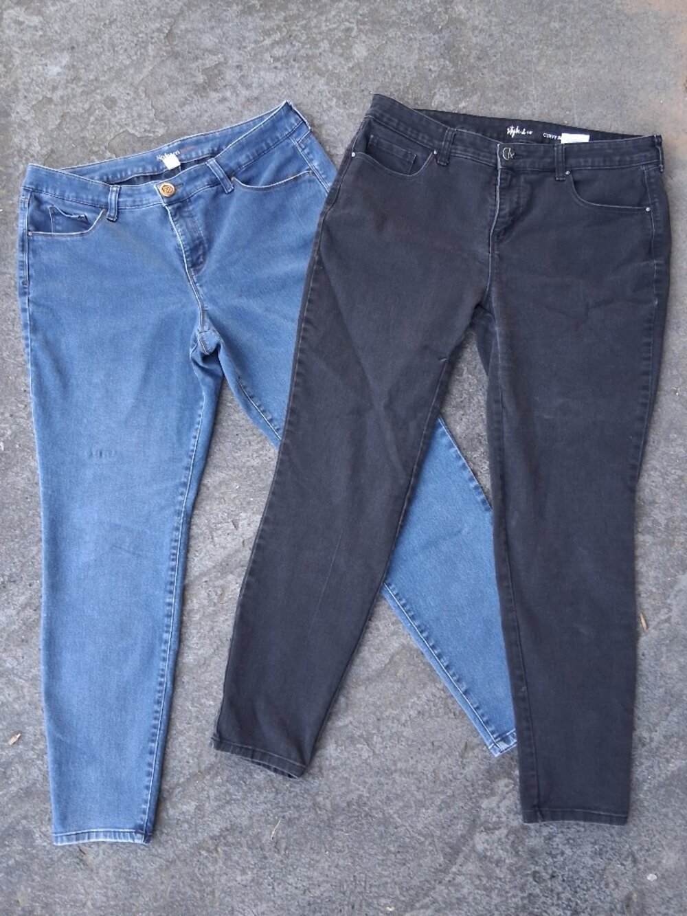 Style & Co. Denim Jeans Black & Medium Wash LOT 14 14S Curvy Slim leg t. control